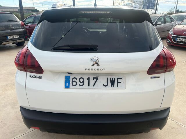 PEUGEOT 2008 STYLE 1.2 PURETECH SPANISH LHD IN SPAIN 67000 MILES SUPERB 2017